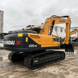 Escavatore Usato Doosan Hyundai 220-9s da 22 Tonnellate, Modello 2016, 99% Nuovo, con Pompa e Sistema Idraulico Nabtesco - Product Image 1