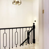 Rampe d'escalier en fer en forme de U au design moderne, adaptée aux escaliers de villa, personnalisable