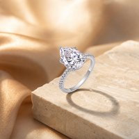 Bague en Moissanite Argentée Forme Poire Sertie de Griffes Micro-Pavé Demi-Bague Classique pour Femme Cadeau de Mariage