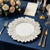Assiettes de présentation blanches antiques personnalisables de haute qualité, bordure à motif feuille en relief, vaisselle jetable en plastique durable pour les fêtes