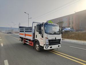 Valla lateral alta del vehículo de transporte del cilindro de gas peligroso alimentado por diésel Sinotruk <span class=keywords><strong>Hero</strong></span> 4x2 (emisión Euro 3-6 para especial - Product Image 4