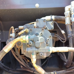 Cost-Saving <b>used</b> Doosan DX220-9 Excavator 22Ton Stable Hydraulic System Digger for Large-Scale <b>Engineering</b> Works - Product Image 5