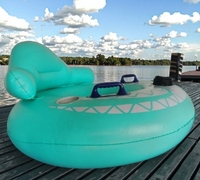 Flotteur de piscine électrique en forme de flamant rose avec tube d'eau gonflable à moteur alimenté par batterie pour la natation et les occasions de rivière