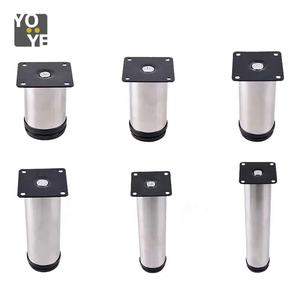 Gambe per mobili da tavolo regolabili cromate per piedini del divano - Product Image 1