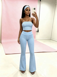 Ensemble <span class=keywords><strong>3</strong></span> pièces élégant pour <span class=keywords><strong>femme</strong></span> : haut bustier à pois avec logo personnalisé, pantalon évasé taille haute longueur cheville – <span class=keywords><strong>Tenue</strong></span> d'été - Product Image 5