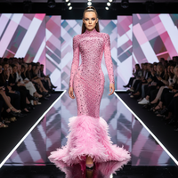 Luxuriöses Rosa Feder Kristall Abendkleid für Damen, Langarm Strass Maxi-Kleid, Elegant Glitzernd für Abschlussball, Geburtstag, Gala oder Bühnenauftritt