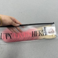 Sac à fermeture éclair transparent en PVC givré personnalisé pour l'emballage de cheveux, sac léger et souple pour accessoires capillaires, emballage de vente au détail pour perruques et cheveux