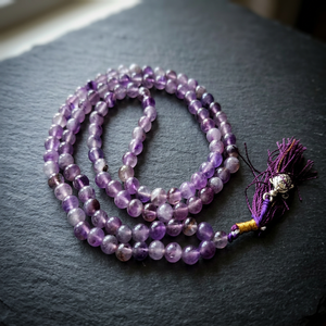 Mala japonaise en améthyste naturelle de 8 mm, en quartz cristallin, faite à la main, pour la guérison et la thérapie, avec technique de sculpture circulaire, porte-bonheur - Product Image 1