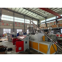Ligne d'extrusion de panneaux muraux en PVC WPC en bambou cristallisé, économique et écoénergétique, avec 2 mélangeurs, 2 extrudeurs et refroidisseur