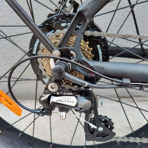 Vélo électrique vintage à pneus larges de 26 pouces avec dérailleur 7 vitesses, pneus Fat 26x4.0, style 750w Fat - Product Image 3