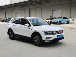 JX Auto d'occasion pour <span class=keywords><strong>Tiguan</strong></span> <span class=keywords><strong>2018</strong></span> SUV Blanc 1.4T Turbo FWD Automatique Sièges en Cuir Caméra Arrière <span class=keywords><strong>Pneus</strong></span> R19 Luxe - Product Image 4