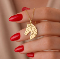 Collier géométrique plaqué or 18 carats avec pendentif tête de cheval polygone hypoallergénique en acier inoxydable 316L, bijoux animaliers