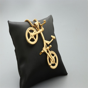 Yunnique – collier avec pendentif en forme de vélo, en alliage de zinc doré, à la mode, bijoux unisexes, cadeau - Product Image 2