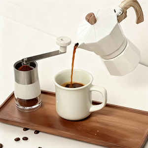 <span class=keywords><strong>Cafetière</strong></span> en aluminium personnalisée OEM 1 3 6 tasses ensemble de pot <span class=keywords><strong>vintage</strong></span> de moka espresso italien avec tasse et moulin - Product Image 3