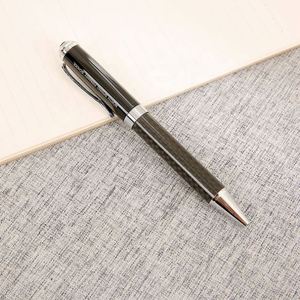 ชุดของขวัญสำหรับผู้บริหาร: พวงกุญแจโลหะพรีเมียมและอุปกรณ์ตกแต่งรถยนต์ - ของขวัญสำหรับองค์กรและวันเกิดที่สมบูรณ์แบบ - Product Image 3