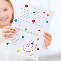 Autocollants réutilisables écologiques en forme d'étoiles et de cœurs holographiques scintillants, petits étoiles décoratives DIY pour la récompense des enfants, les chambres d'enfants et les salles de classe