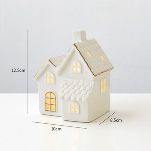 Casas de iluminación LED, casa de pueblo de porcelana de cerámica blanca, decoración del hogar con árboles de Navidad, <span class=keywords><strong>adornos</strong></span> de mesa - Product Image 1