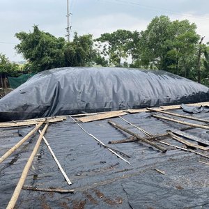 Xử lý nước thải 1mm 1.5mm <span class=keywords><strong>HDPE</strong></span> <span class=keywords><strong>geomembrane</strong></span> <span class=keywords><strong>HDPE</strong></span> cho digester Biogas hữu cơ chất thải ngăn chặn Đầm phá ao lót - Product Image 2