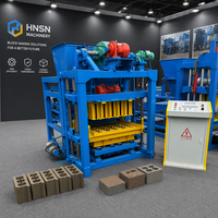 La machine de formage de blocs entièrement automatique modèle 4-25, facile à utiliser, convient aux installations de parcs.