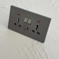 Prise murale double UK 13A universelle 250V, panneau PC fin blanc, chargeur USB-A/C, style moderne durable pour la maison et le bureau