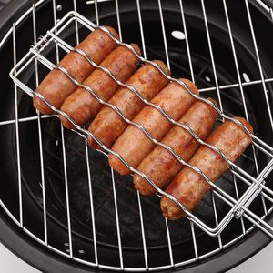 ที่คีบไส้กรอกสแตนเลสแบบถอดได้ ด้ามไม้ สำหรับย่างไส้กรอก แฮม บาร์บีคิว - Product Image 4