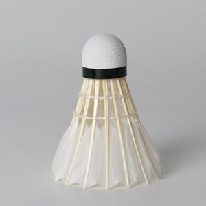 Volant de <span class=keywords><strong>badminton</strong></span> en plumes de canard de haute qualité, résistant aux chocs, durable et économique, idéal pour l'entraînement en club. - Product Image 3