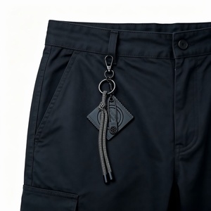 Pingente de Estrela Unissex Moderno em Liga e Couro PU, com Etiqueta Preta, Alfinete de Segurança e Cordão Trançado, Estilo Streetwear, Gótico e Techwear - Product Image 3