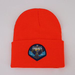Berretto in maglia personalizzato con patch tessuto, risvolto a costine, arancione, caldo, invernale, termico, da esterno, modello skull cap - Product Image 2