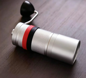 Faltbare Kaffeemühle mit Griff, Manuelle Tragbare Mini-Kaffeemühle für Unterwegs und Reisen - Product Image 1