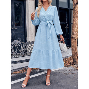 Robe décontractée en dentelle Jacquard profond à manches longues Robe midi pour les vacances Robe décontractée d'été pour la plage avec ceinture - Product Image 3