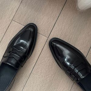 Prix d'usine super attractif : Embrassez la tendance des chaussures et rehaussez votre style avec des options modernes et chics. - Product Image 5