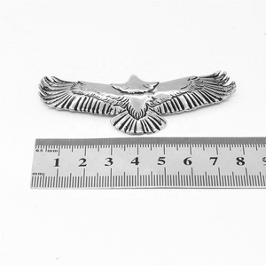 Colliers Pendentifs Aigle Volant en Acier Inoxydable 316L, Plaqué Or IP, Vente en Gros Prix Usine - Product Image 3