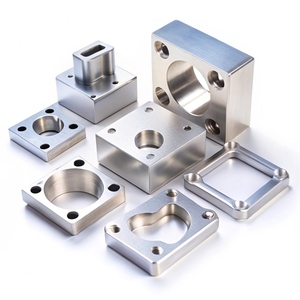 Plaque en aluminium usinée CNC, écrous de fixation en aluminium, écrous filetés pour montage, pièce en aluminium CNC de précision - Product Image 3