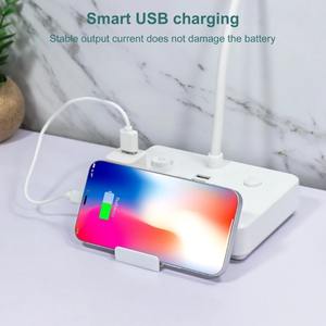 Regleta de Enchufes con Enchufe Estadounidense, 4 Tomas de Corriente, 2 Puertos de Carga USB, Cable de Extensión de 1.2 Metros y Enchufes para Lámpara de Mesa - Product Image 4
