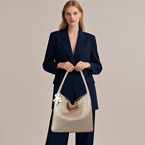 Borsa a Spalla Intrecciata in Pelle PU di Alta Qualità, Grande Capacità, per Donne, Lussuosa Borsa Hobo Intrecciata a Mano - Product Image 4