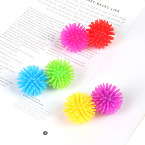 Jouets de décompression de haute qualité en TPR coloré, mini taille, petite balle en forme de baie rouge de 3 cm pour enfants, garçons et filles - Product Image 2