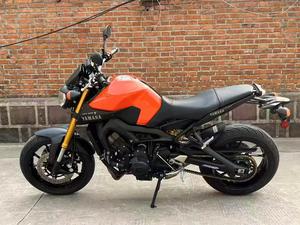 Motocyclette d'occasion <span class=keywords><strong>Yamaha</strong></span> <span class=keywords><strong>MT</strong></span>-<span class=keywords><strong>09</strong></span> |   Boîte de vitesses à 6 rapports |   Motos Street Fighter à essence avec 93 Nm de couple - Product Image 4