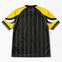 Maillot de football vintage au design original, uniforme personnalisé en polyester respirant, style rétro pour un look décontracté urbain