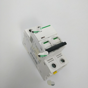 Un nuevo producto original IC60H D 3A <span class=keywords><strong>2</strong></span> interruptores <span class=keywords><strong>3</strong></span> polos 3A PLC - Product Image 1