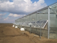 Plaques de polycarbonate de haute qualité pour serres à toit en pente, à travée unique et multi-travées