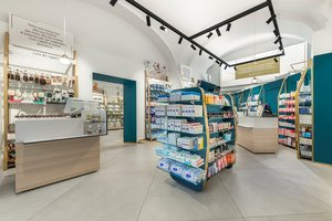 Muebles Modernos para Tiendas Médicas, Decoración Personalizable, Accesorios para Exhibición en Tiendas y Salas de Exhibición, Acabado en Acrílico, Vidrio, Madera y Barniz, Pantalla LED - Product Image 5