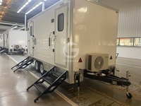 Toilettes mobiles portables pour le camping en plein air avec un design moderne, réservoirs de grande capacité, installation facile