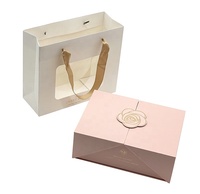 Boîtes cadeaux en carton rose de luxe pour cadeaux