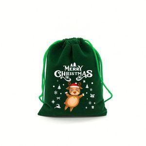 Sac cadeau de Noël en velours vert avec motif de dessin animé et texte Joyeux Noël, idéal pour la Saint-Nuisette et comme sac à pommes, produit phare - Product Image 3