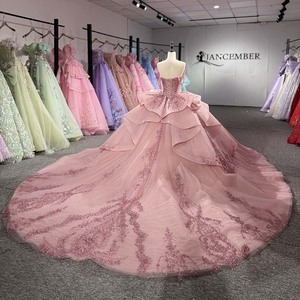 ชุดราตรีงาน Quinceanera แบบเปิดไหล่ประดับมุกสีถั่วแดงพร้อมพู่ห้อย รุ่น 1568 สไตล์โมเดิร์น - Product Image 3