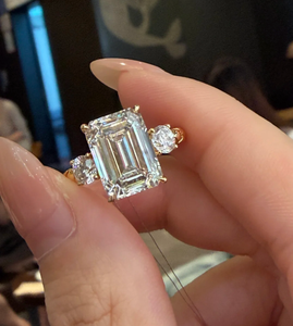 Anillo de diamantes de corte esmeralda en oro rosa de 10K/14K cultivado en laboratorio, con certificación IGI/GRC, para mujer, con tres piedras, estilo clásico solitario, anillo de compromiso. - Product Image 1