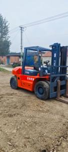 Montacargas HELI de Segunda Mano de Alta Calidad, Modelo 60, con Capacidad de Elevación de 6 Toneladas, Motor, Caja de Cambios y Bomba - Product Image 3