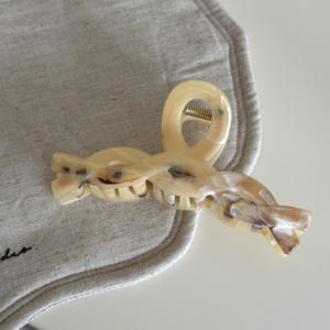 ปิ่นปักผมพลาสติกลายหินอ่อนแบบย้อนยุคปิ่นปักผมรูปปลาฉลามความไวสูงอุปกรณ์เสริมสำหรับงานปาร์ตี้ขนาด5ซม. - Product Image 6