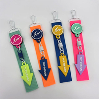 Lanières porte-clés contemporaines en nylon tissé sur mesure avec étiquettes logo en silicone imprimées en typographie, sangles de sac portables et élégantes pour clés