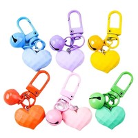 Porte-clés en résine 3D en forme de cœur couleur bonbon avec clochette, breloque pour étui d'écouteurs, accessoires de sac à main et pendentif